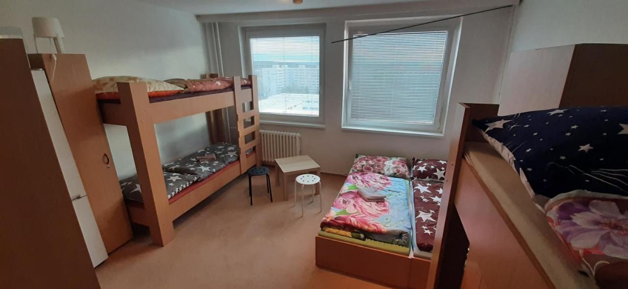 布拉格 Km House Cerny Most旅舍 外观 照片